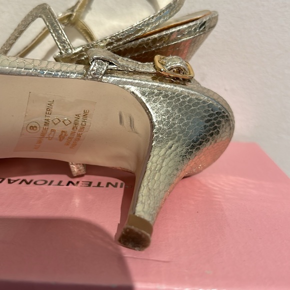 Le Chateau Shoes - Picture 6 of 6